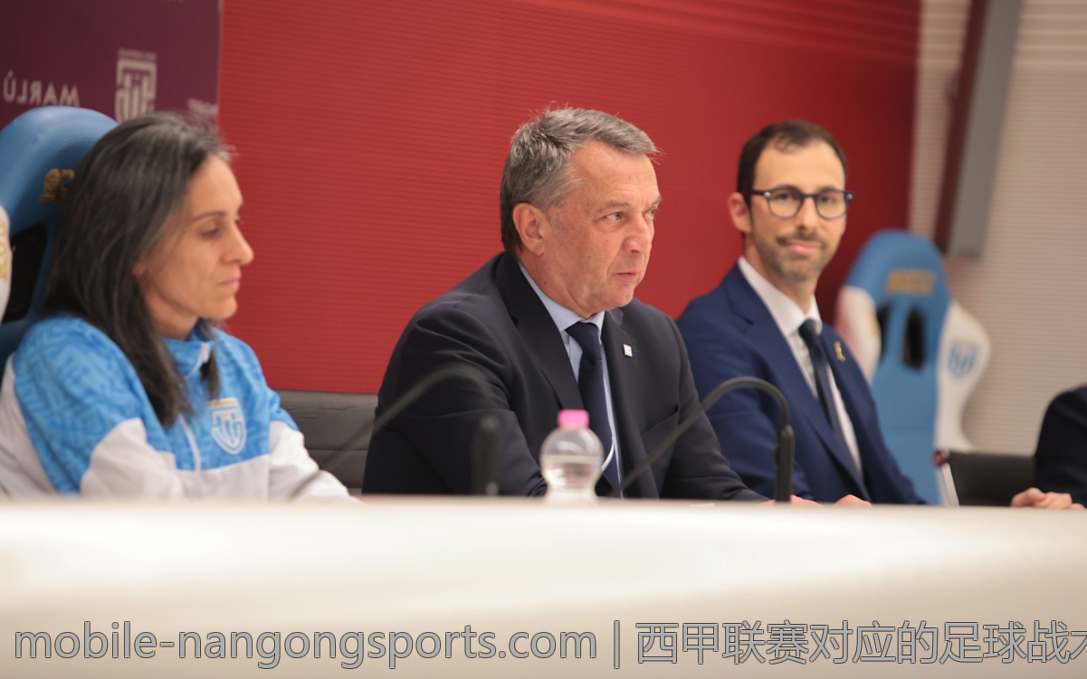 西甲联赛对应的足球战术演变与战术变革